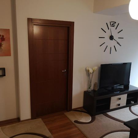 Hello Apartment Скопье Экстерьер фото