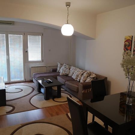 Hello Apartment Скопье Экстерьер фото