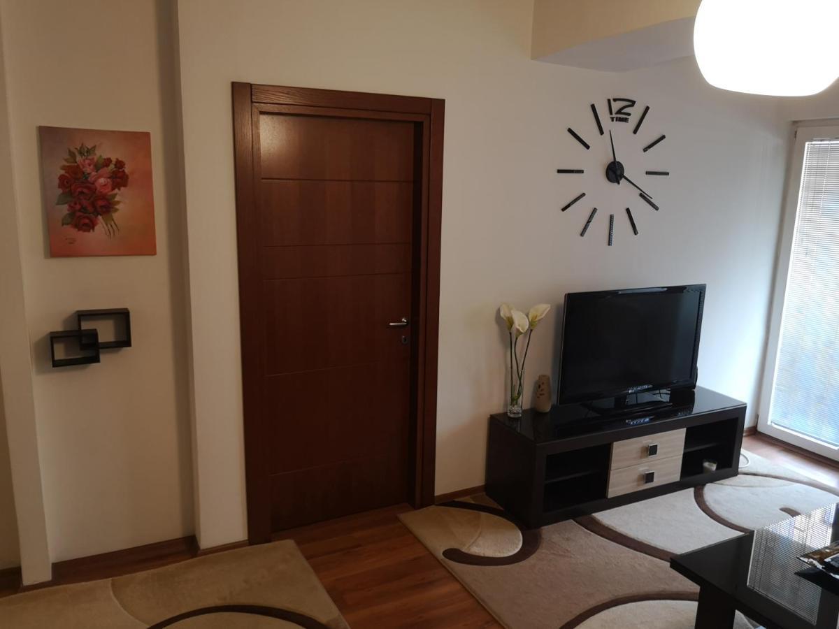 Hello Apartment Скопье Экстерьер фото