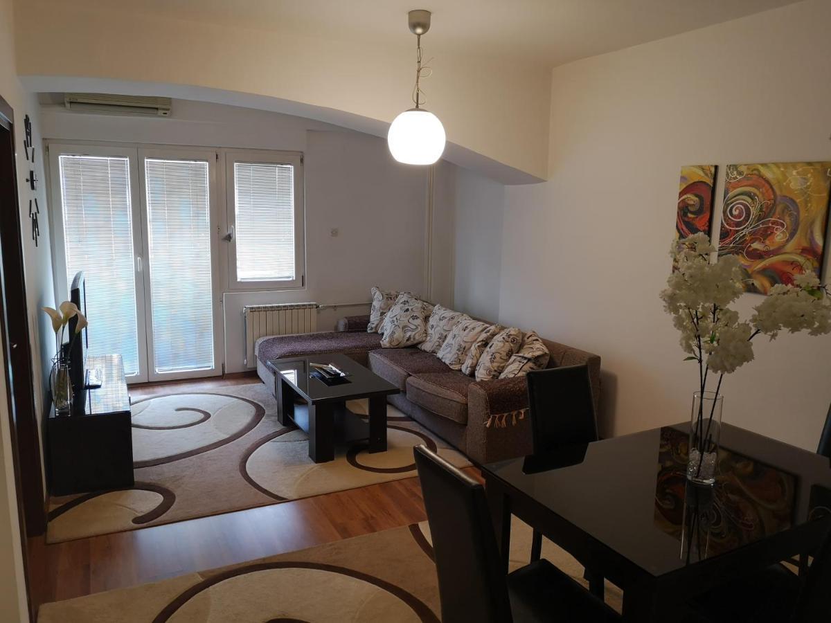 Hello Apartment Скопье Экстерьер фото