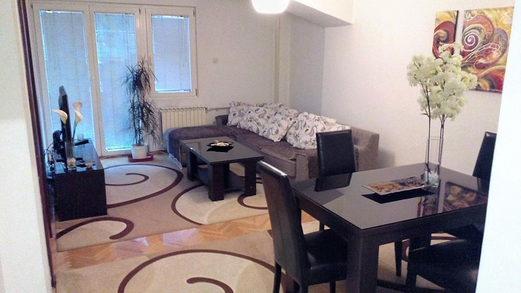Hello Apartment Скопье Экстерьер фото